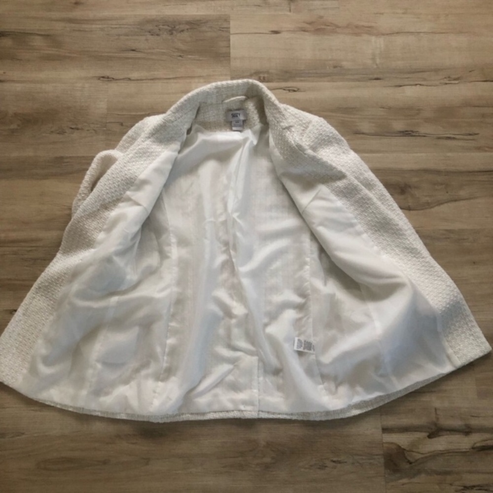 Suzy Shier Textured White Blazer Coat - Picture 8 of 8